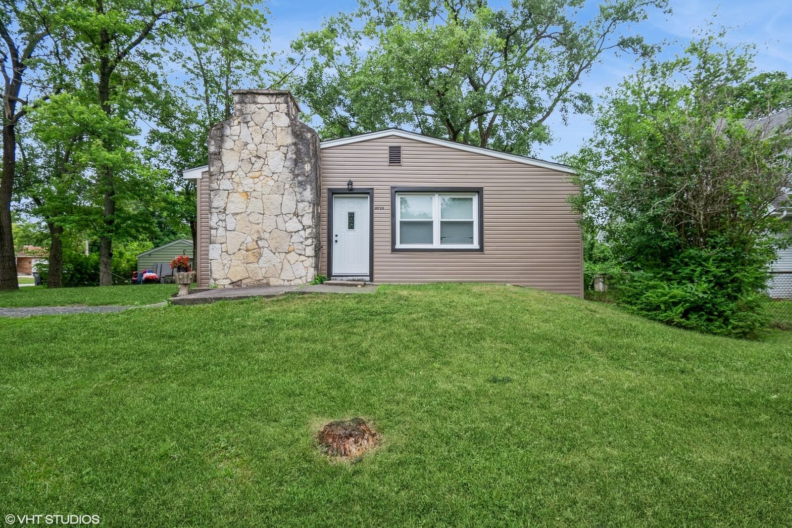 Property Photo: 18730 Oak Avenue IL 60438