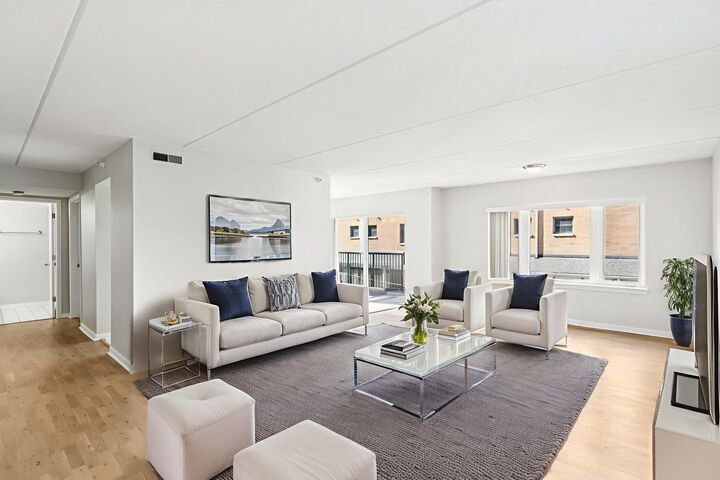 Property Photo: 811 Chicago Avenue 309 IL 60202