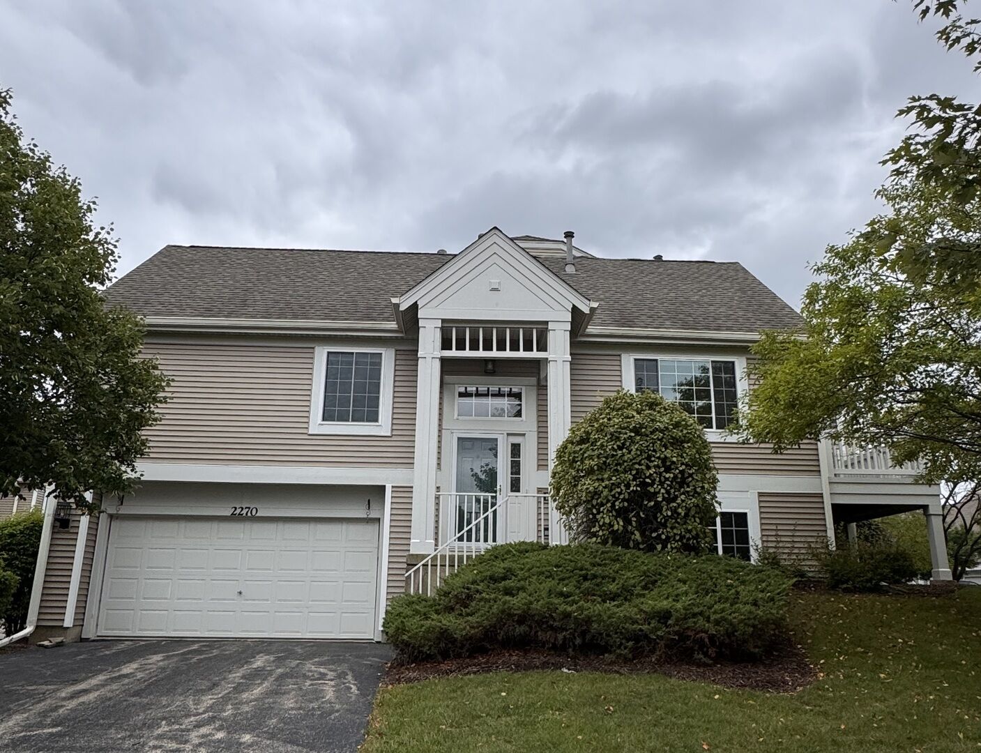 Property Photo: 2270 Twilight Drive 2270 IL 60503