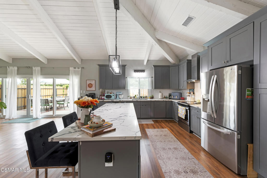 Property Photo:  2125 Yosemite Avenue  CA 93063 