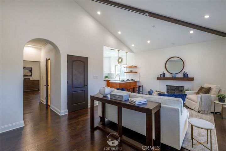Property Photo:  202 N Irena Avenue B  CA 90277 