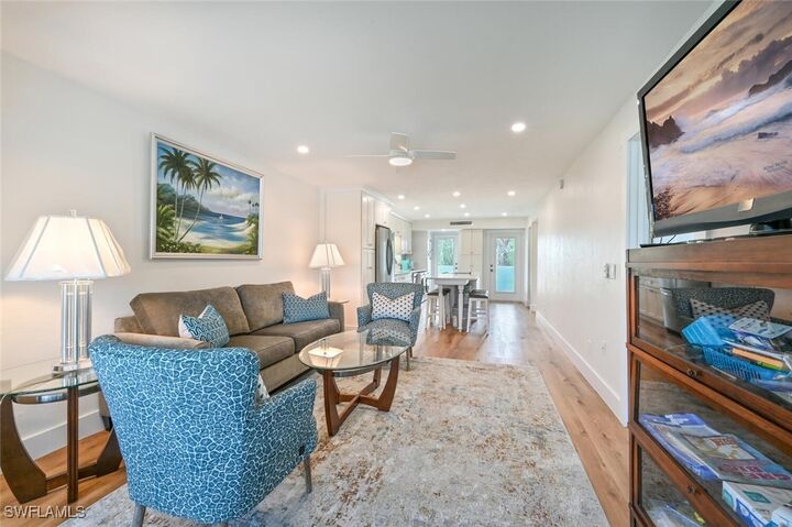 Property Photo: 250 7th Avenue S 301 FL 34102