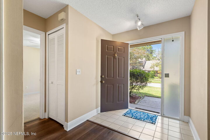 Property Photo: 4116 Rollingwood Court FL 32257