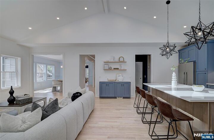 Property Photo:  13 Collinwood Road  NJ 07040 