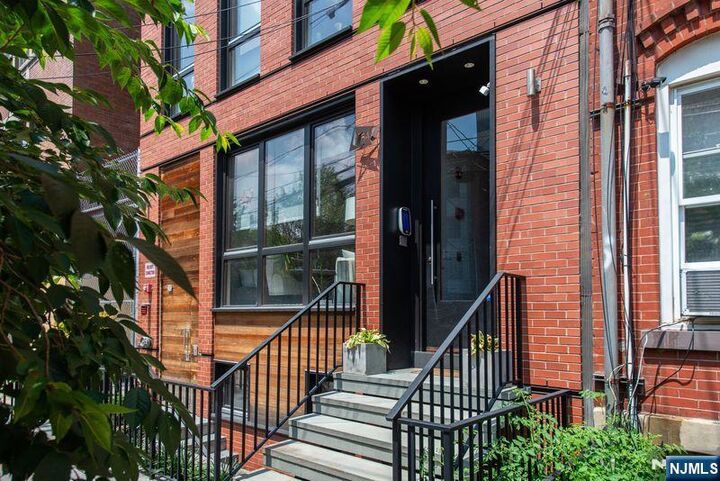 Property Photo:  54 Bright Street 4  NJ 07302 