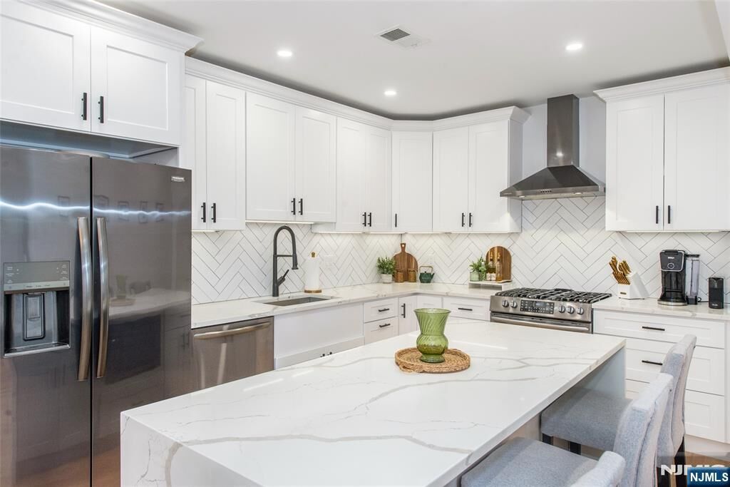 Property Photo:  174 Brinkerhoff Street  NJ 07660 