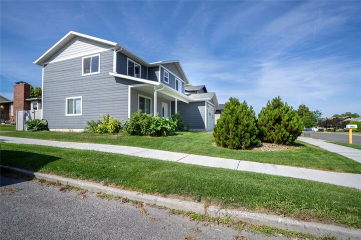 Property Photo:  1735 Livingston Avenue  MT 59601 