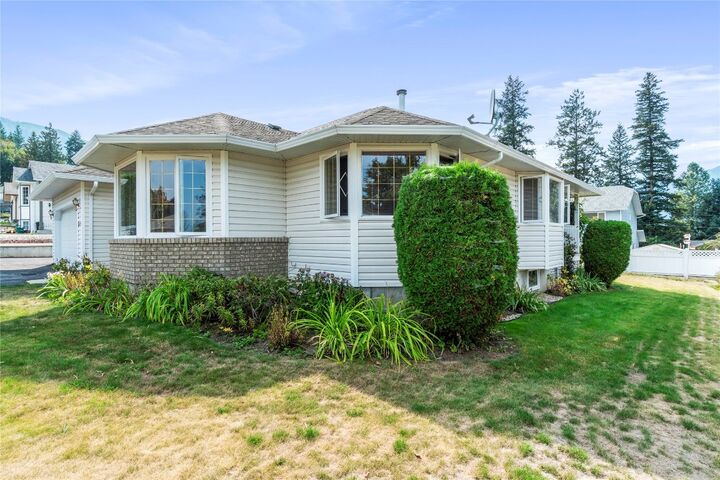 2081 13th Street SW  Salmon Arm BC V1E 1L6 photo