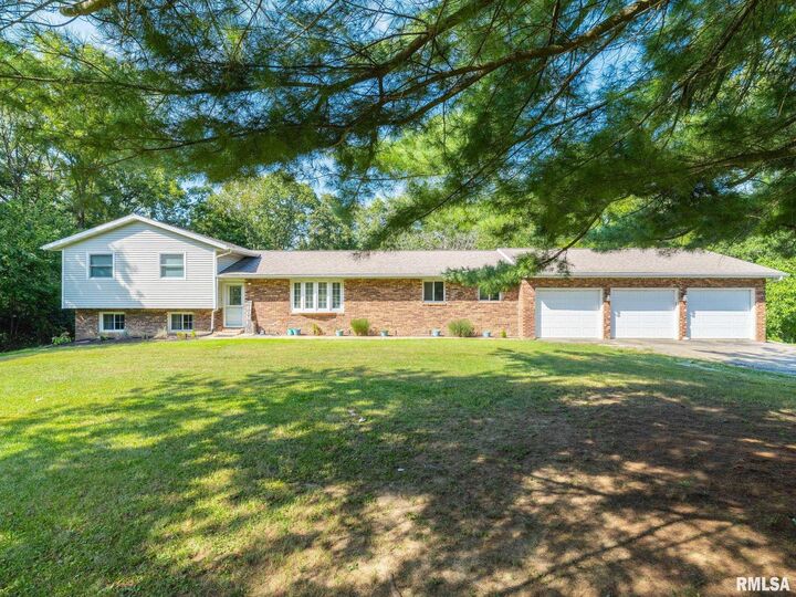 Property Photo: 10821 W Woodhaven Drive IL 61536