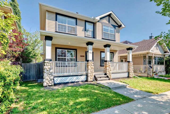 Property Photo: 40 Prestwick Estate Way SE AB T2Z 3Y9