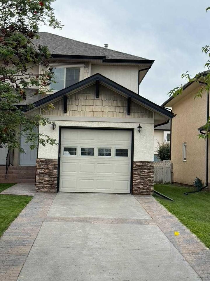 327 Addington Drive  Red Deer AB T4R 3H7 photo