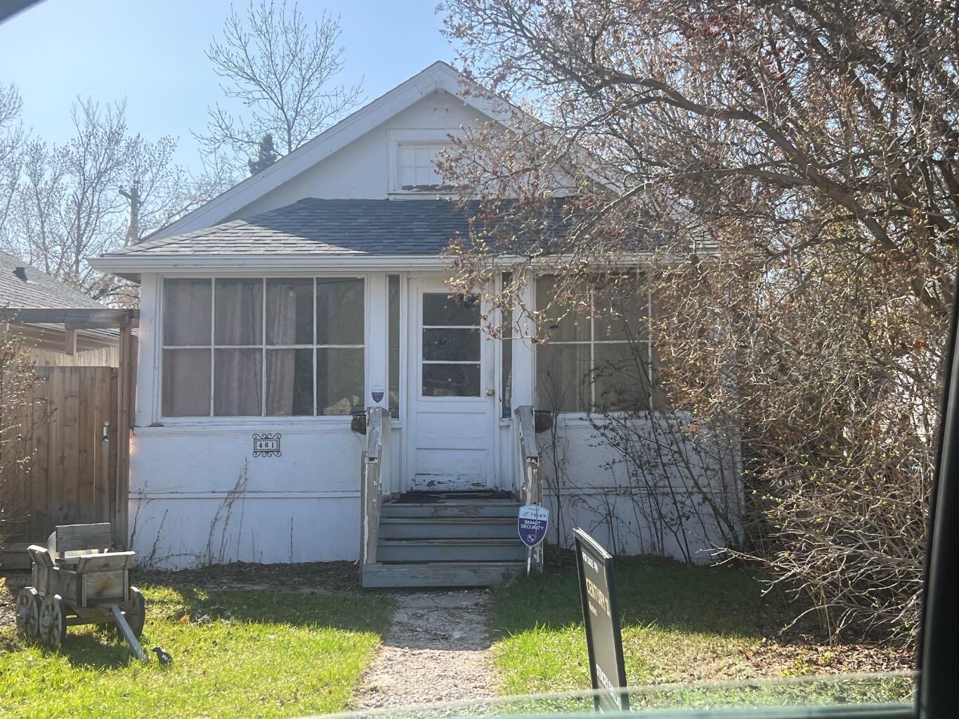 Property Photo: 461 5 Street E AB T0J 0Y4