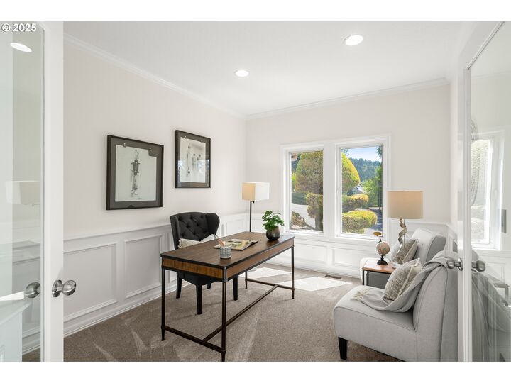 Property Photo:  8601 NW Hazeltine St  OR 97229 