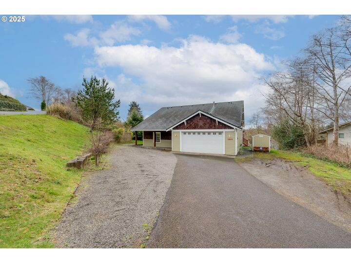 Property Photo: 1805 Broadway St OR 97138