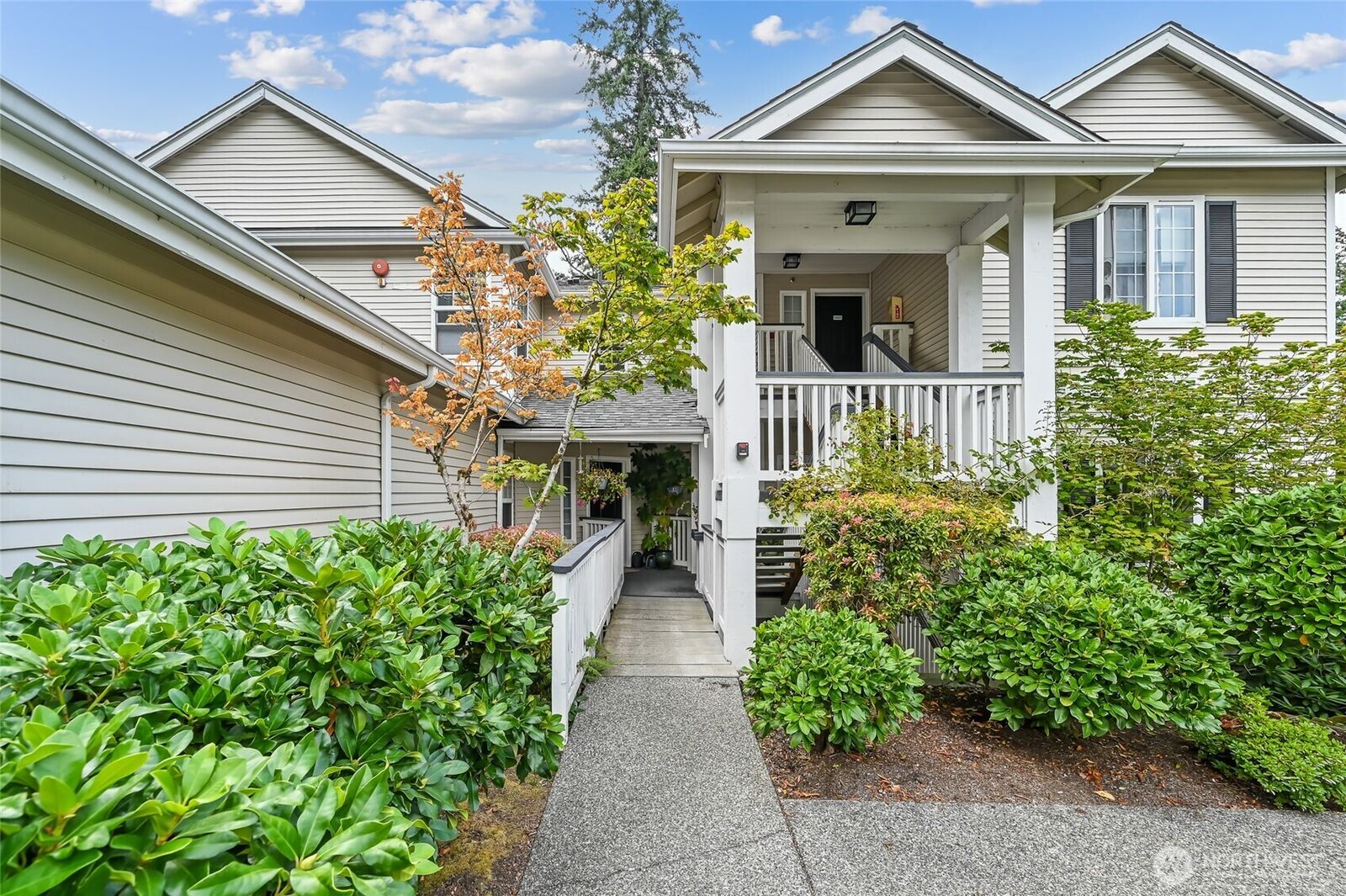 Property Photo: 12109 NE 171st Place B103 WA 98011