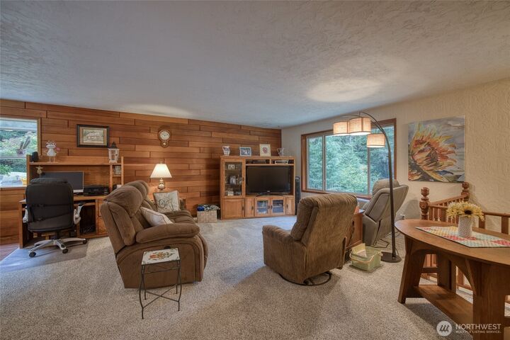 Property Photo: 1417 Stanford Drive WA 98537