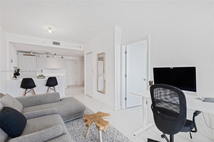 Property Photo: 501 NE 31st Street 1004 FL 33137