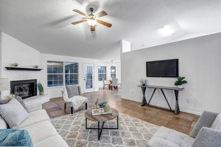 Property Photo: 98 Roxboro Dr FL 32164