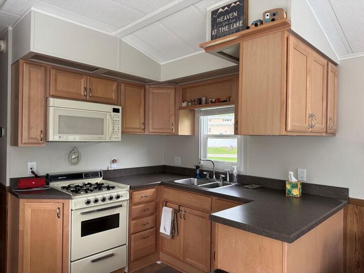 Property Photo:  413 Skyline Drive  WI 53534 