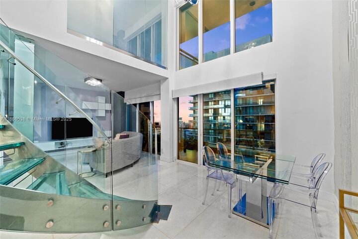 Property Photo: 60 SW 13th St 4606 FL 33130