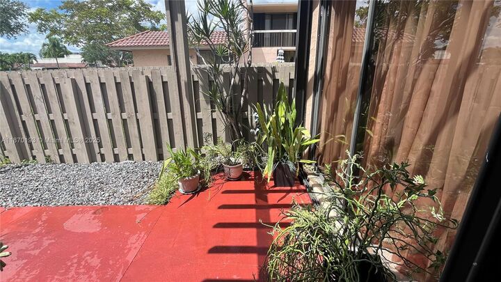 Property Photo:  20549 NE 6th Ct  FL 33179 