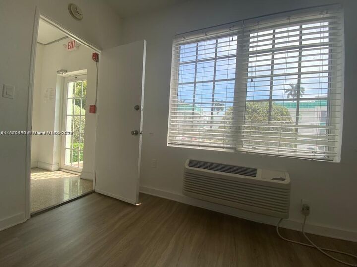 Property Photo: 741 15th St 5 FL 33139