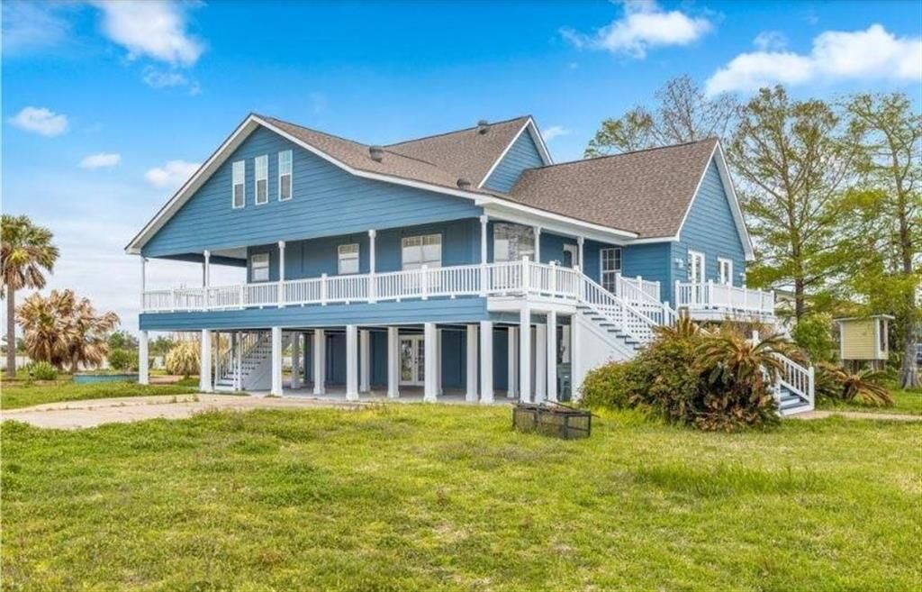 Property Photo: 25 River Road LA 70601