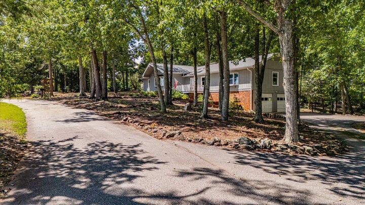 Property Photo: 201 Stoneridge Road SC 29306