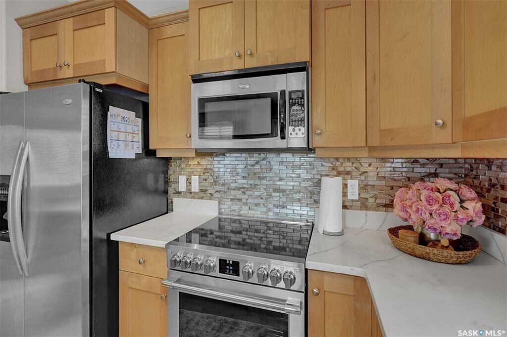 Property Photo: 2751 Windsor Park Road 4 SK S4V 1H1