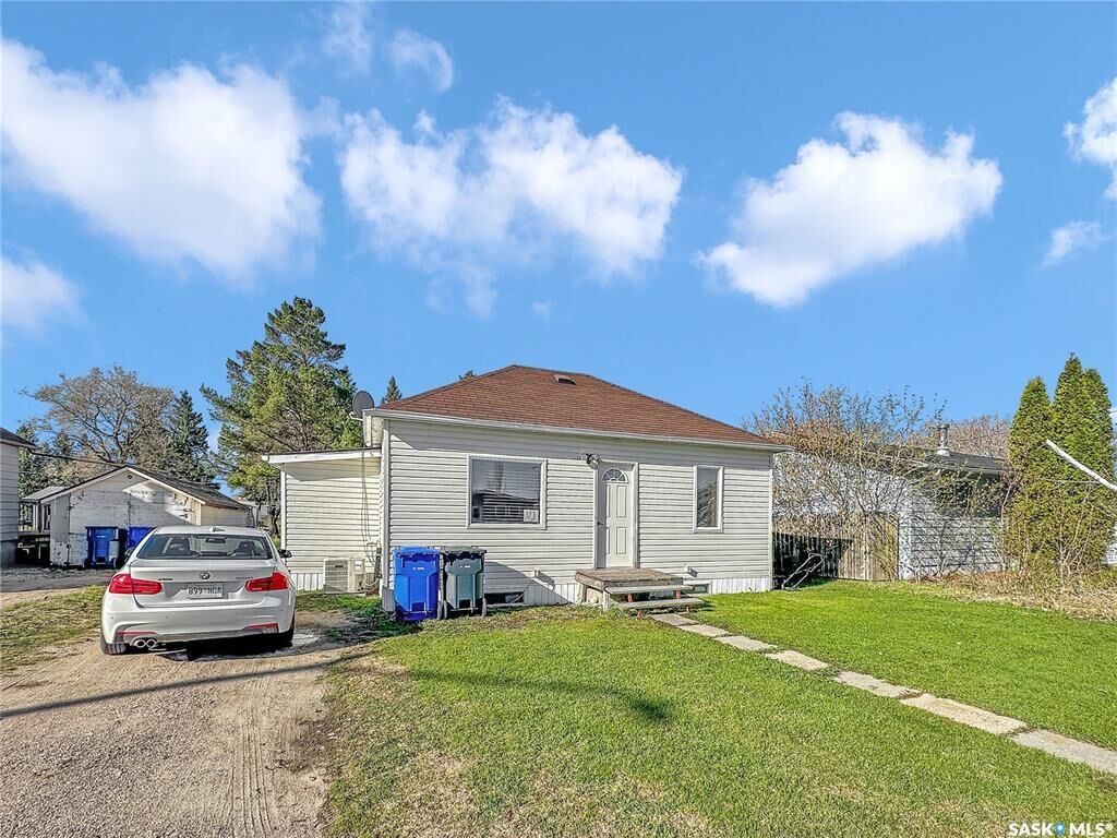 Property Photo: 121 Allan Avenue SK S0A 0M0