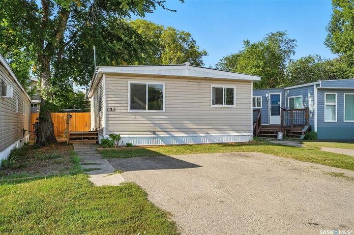 Property Photo:  219 Grant Street 121  SK S7N 2A5 