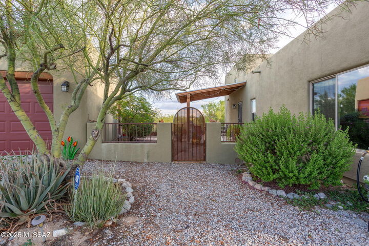 10375 N Blue Bonnet Road  Tucson AZ 85742 photo