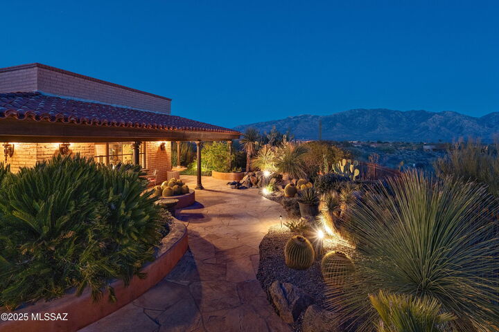 535 E Dusty View Drive  Oro Valley AZ 85755 photo