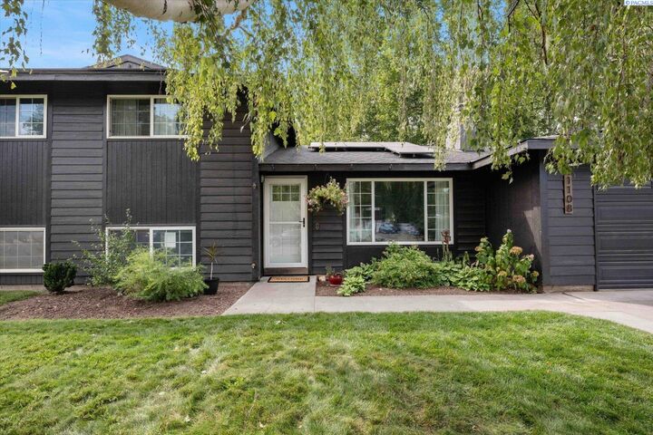 Property Photo: 1108 S Belfair St WA 99338