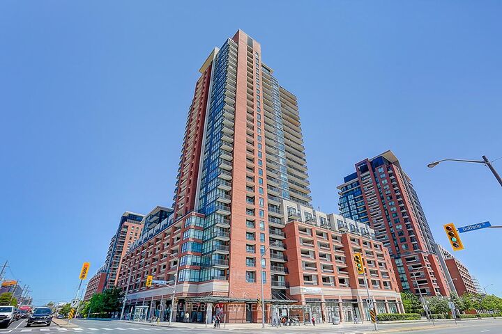 Property Photo: 830 Lawrence Avenue W 2204 ON M6A 0B6