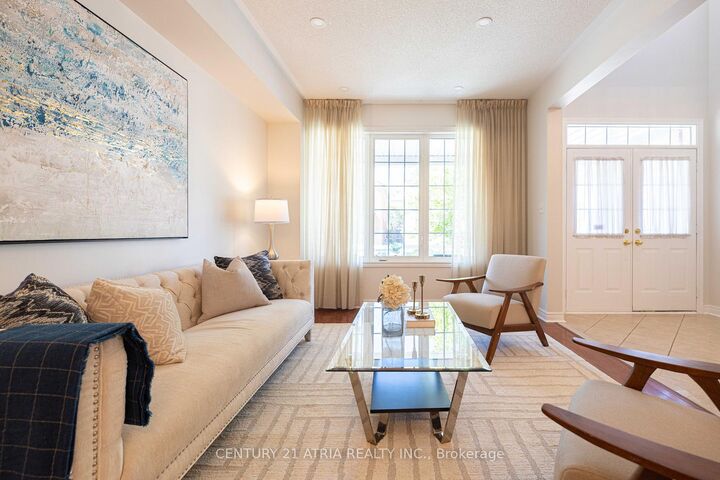 Photo de la propriété: 82 Adastra Crescent ON L6C 3C8