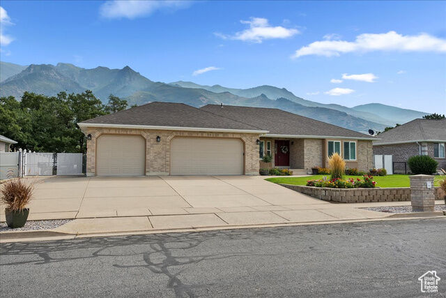 Property Photo: 1262 N 2575 E UT 84040