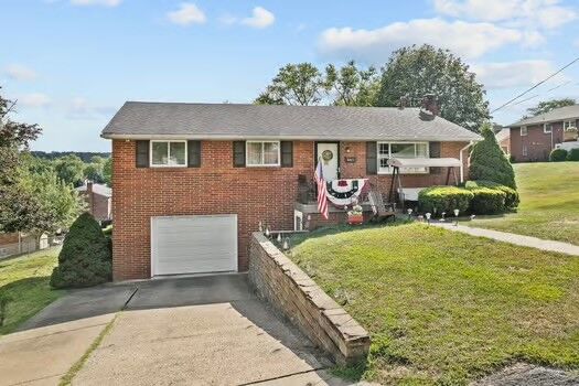 Property Photo: 665 Summerlea Ave PA 15301