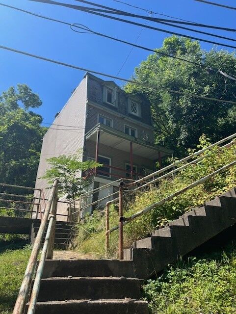 Property Photo: 635 Rising Main PA 15212