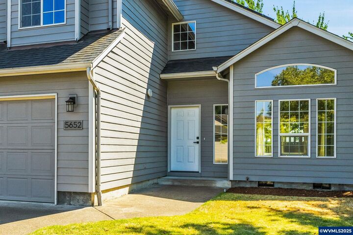 Property Photo: 5652 SW Bluestem Pl OR 97333