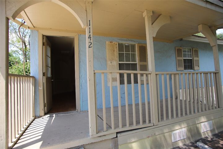 Property Photo: 1142 Cessal Avenue D TX 78721