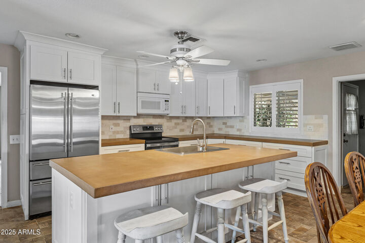 Property Photo:  645 N Windsor --  AZ 85213 