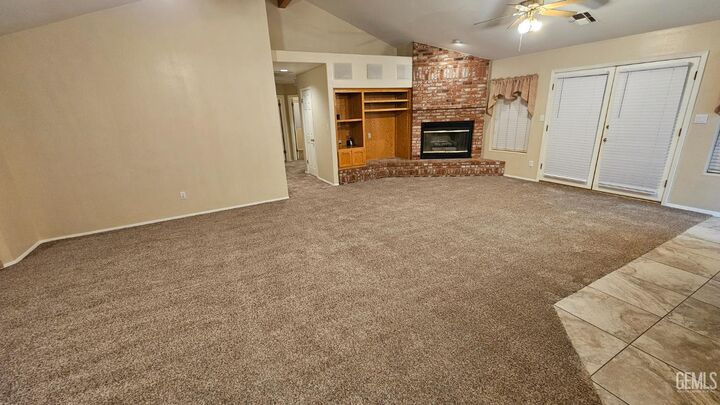 Property Photo: 5504 Danbury Court CA 93312
