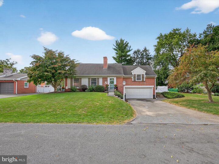 Property Photo:  31 Sunset Avenue  PA 17545 