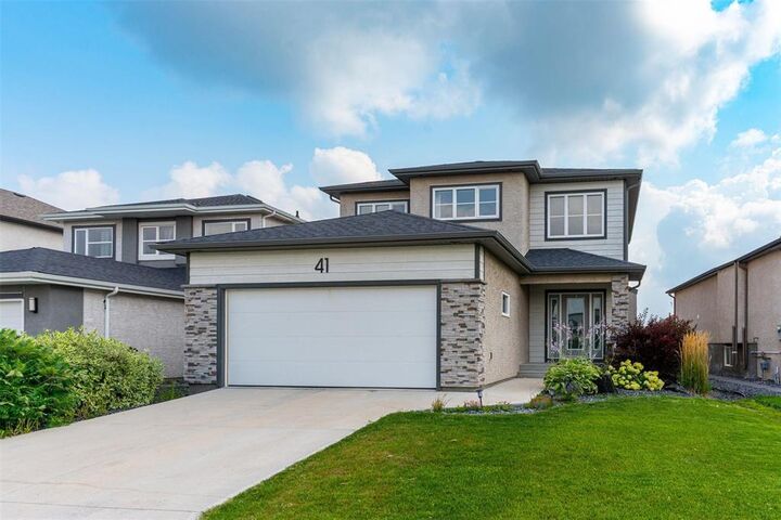 Property Photo: 41 Eaglewood Drive MB R3Y 1S4