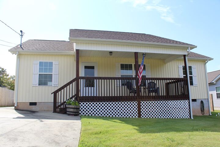 Property Photo:  511 1st Avenue  GA 30705 