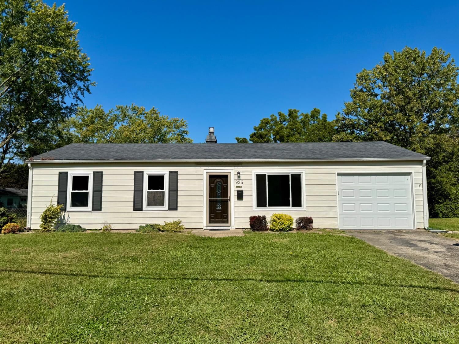 Property Photo:  935 Olympia Drive  OH 45040 