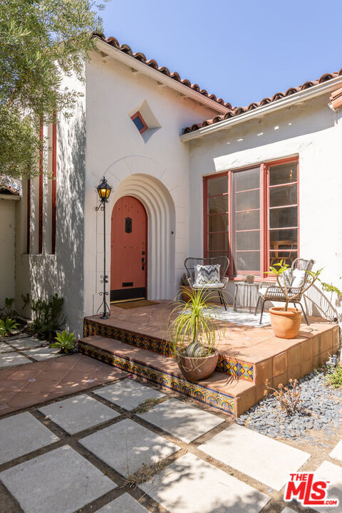 Property Photo:  2036 Balmer Dr  CA 90039 