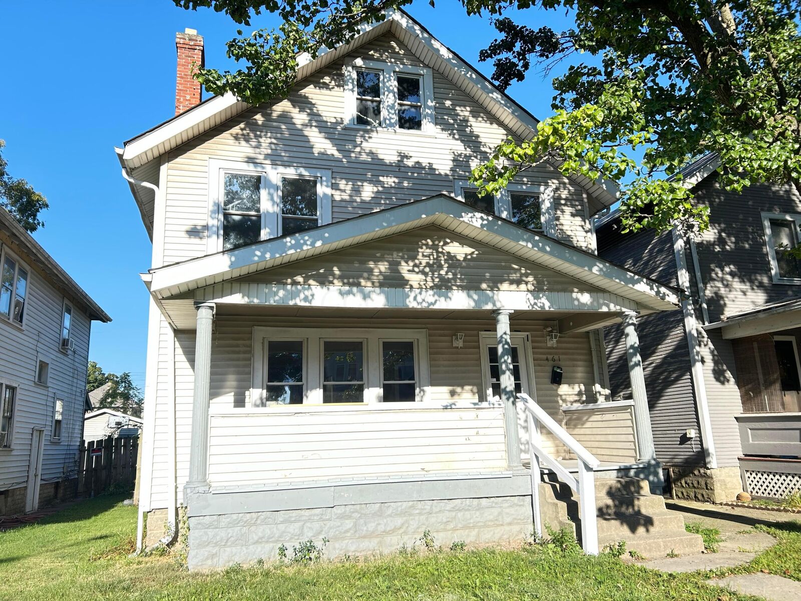 Property Photo: 461 S Terrace Avenue OH 43204
