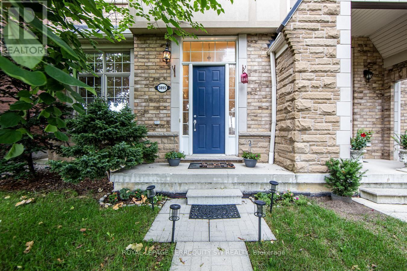 Property Photo: 3895 Eglinton Avenue West ON L5M 7Z7